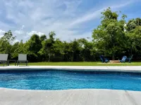 Walk to the Beach, Pool Home, Sleeps 8!