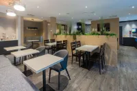 Microtel Inn & Suites by Wyndham Ladysmith Oyster Bay - breakfast