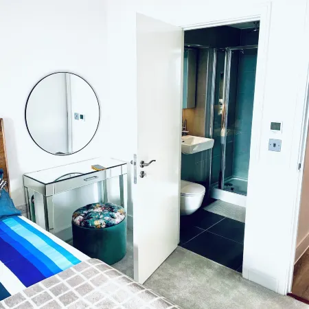 Healum Retreat - 3Br Apartment Southall