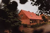 Comfortable Apartment in the Countryside, Gronowo Hotels near KOŁOMĄT, głaz nad jez. Dołgie Wielkie w młodniku