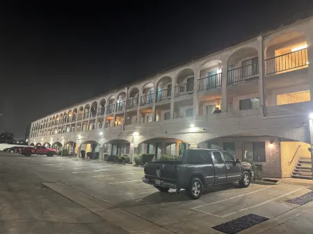 Best Star Inn - Montebello, Los Angeles Отели в г. Коммерс