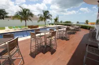 Holiday Inn CAMPECHE by IHG - Pool