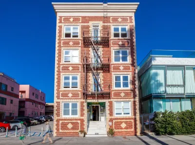 Venice Suites Hotels near Google Los Angeles - 340 Main Street