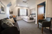 The Management Centre Hotel a 