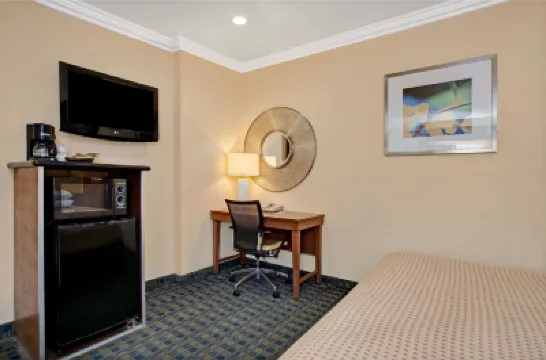 Days Inn by Wyndham San Francisco - Lombard Hôtels à proximité de : Restaurant Cliff House