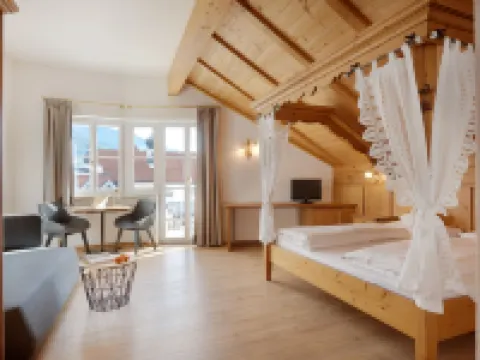 Hotel Goldene Rose Hotels in Brunico