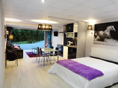 Equinaturi Hotels near Praça Camilo Castelo Branco