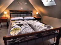 Weincafé Korkenzieher Hotels in Punderich