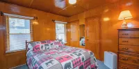 Nana's Cottage Retreat - House, Multiple Beds, Patio, Mountain View