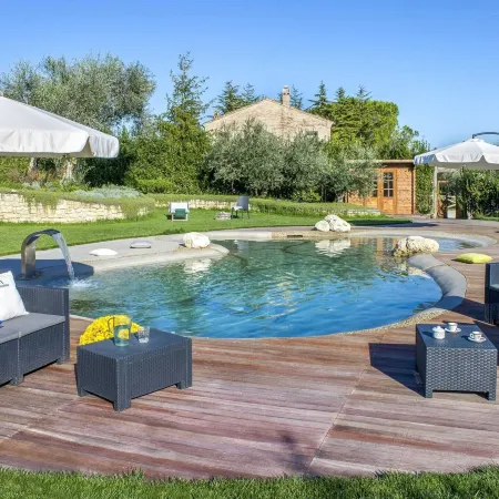 Lavish Home in Fermo with Pool