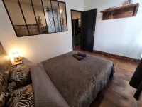 prestigieuse résidence - parking Hotels in Le Dorat