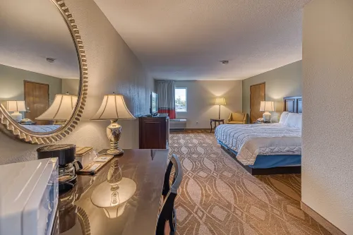 American Inn & Suites