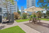 Hi Ho Beach Apartments on Broadbeach Hotels in Broadbeach