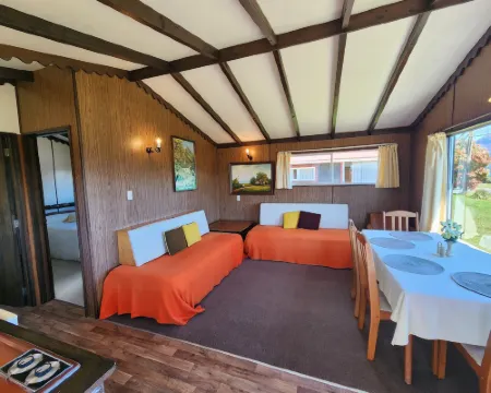 Manapouri Holiday Park Hotels in Manapouri