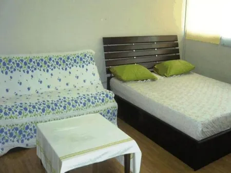 Thailand Taxiapartment Hostel Отели рядом с достопримечательностью «Сукхотай Тхамматират»