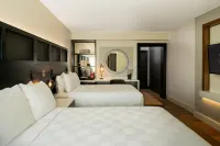 Hotel Hartness Hotels near Fred W. Symmes Chapel