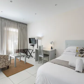 Emmarentia Guest House Отели рядом с достопримечательностью «Мелвилл»