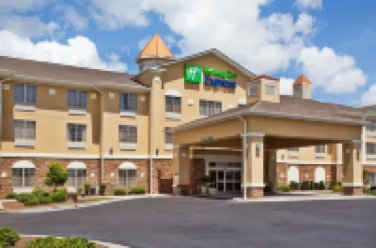Holiday Inn Express Savannah Airport, an IHG Hotel Hotels in Savannah