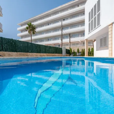 Apartamentos Marivent by Mhr