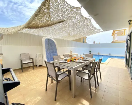 Pêra Amazing Villa with Pool by Homing Hotéis em Pera