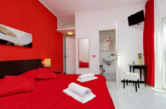 I Pini di Roma - Rooms & Suites アッピオ・ラティーノ周辺のホテル