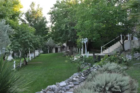 Heybeli Garden Отели рядом с достопримечательностью «Mudanya Yunus Aniti»