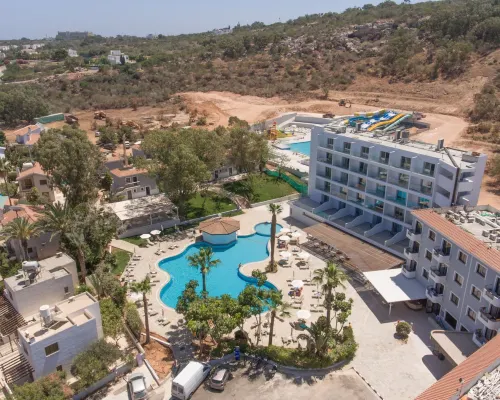 Narcissos Waterpark Resort Hotel di Protaras