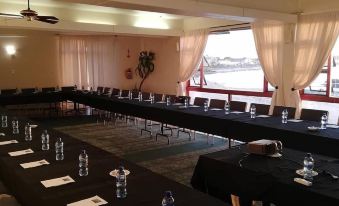 Hoedjiesbaai Hotel
