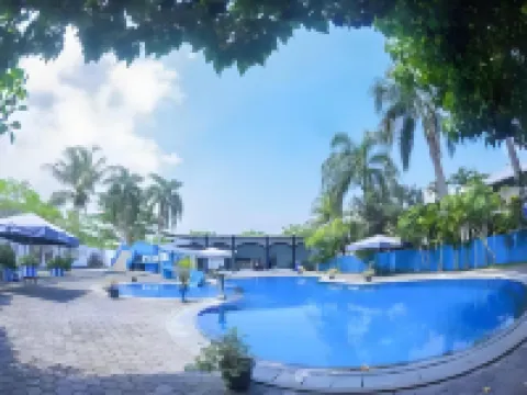 Mahkota Hotel Hotels in Genteng