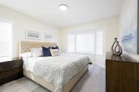Modern clean relaxing gateway! Close to all LA fun! - Wifi