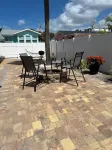 The Beach & Bay 120 Steps Away.  Semi-Private Fishing Dock, Free Bikes