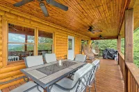 Stunning Log Cabin w/ Mtn. Views Min. from Downtown Clayton, GA! Dog Friendly