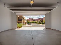 Gorgeous Retreat - Pool, Spa, Garage, Same Day Booking