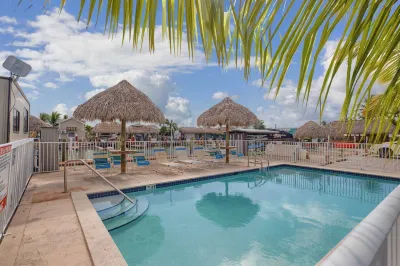 Kayaks, Pool Access and Bay View Oasis - Stunning Escape