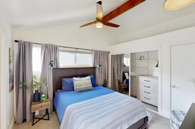 Elegant ocean-view home with firepit & W/D - walk to Moonstone Beach