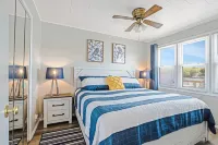 Expansive Cove and Close to Marina - Stunning Waterfront Oasis