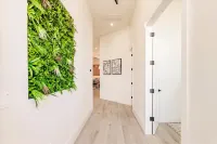 Naples Calming Waves Luxury Home 4/3 Hotels in North Naples