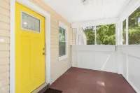Charming Retreat - Stylish Space, Central A/C, Yard, Balcony Hotels in DeKalb County