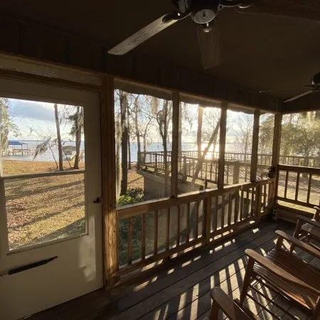 Lakefront Stay on Santee