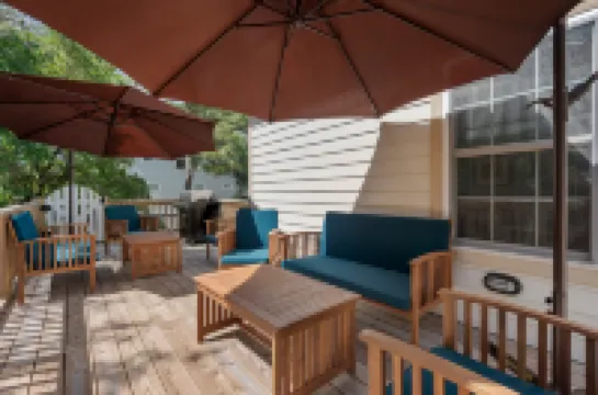 Private Pool and Hot Tub - Stunning Coastal Escape