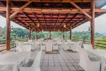 Hotel O Bogor Puncak Near Padang Golf Bukit Pelangi Formerly Gunung Geulis Village Отели рядом с достопримечательностью «Puncak Langit camping ground»
