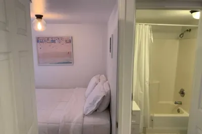Budget Friendly with Fire-Pit and Seating - Charming Coastal Retreat Hotels in Rockaway Beach