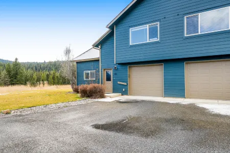 Lone Peak Retreat - Unit 1 - Big Sky 8 Guests Wifi & Mountain Views