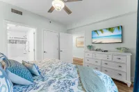 Breathtaking Gulf Views and Resort Pools - Charming Coastal Haven