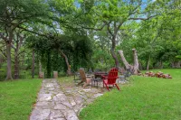 In Ground Pool and Kayaking Access - Stunning Cozy Escape