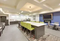 La Quinta Inn & Suites by Wyndham Tyler South Hotels in Tyler