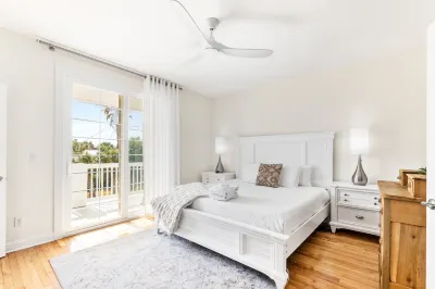 Heated Pool, Rooftop Deck and Culinary Haven - Spectacular Oasis