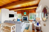 Panoramic Ocean and Sunset Views with EV Charging available