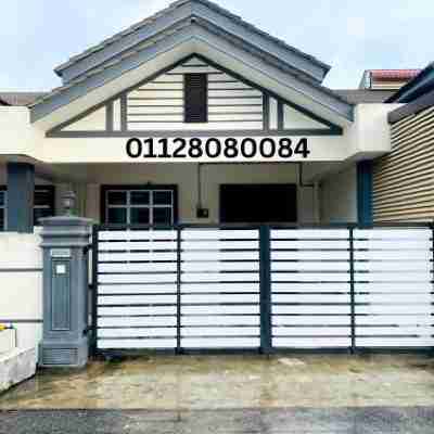 Hanah Home Muar I Hotel Exterior