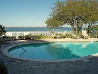 Beautiful Bay Views and Luxurious Amenities - Stunning Coastal Haven